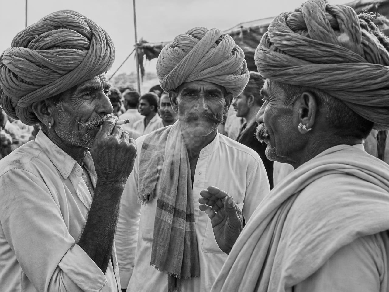 मेळै में गांव रा मिनख